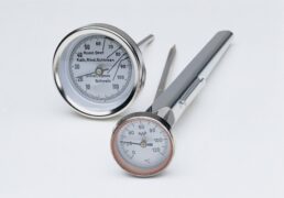Meat roasting thermometer