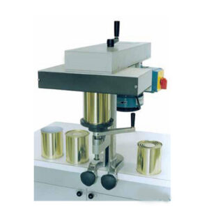 Poolautomaatne konservikarvi sulgeja