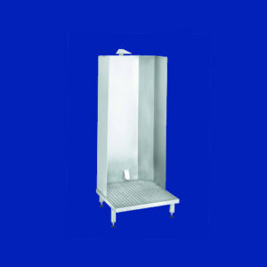 Apron cleaning cabinet